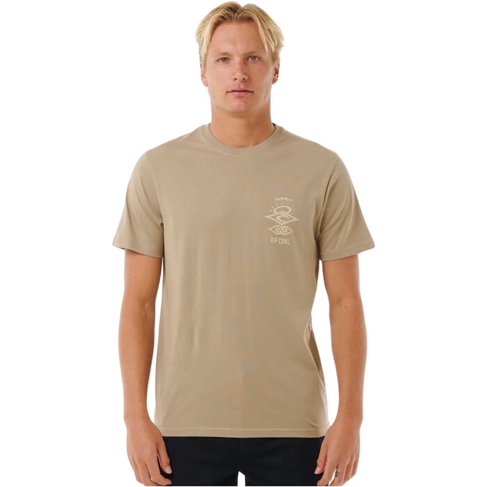 2024 Rip Curl Mnner Search Icon Tee 0CBMTE - Sand Dune